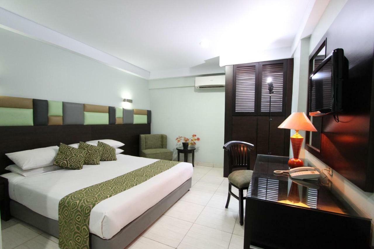 Hotel Alma Giacarta Esterno foto